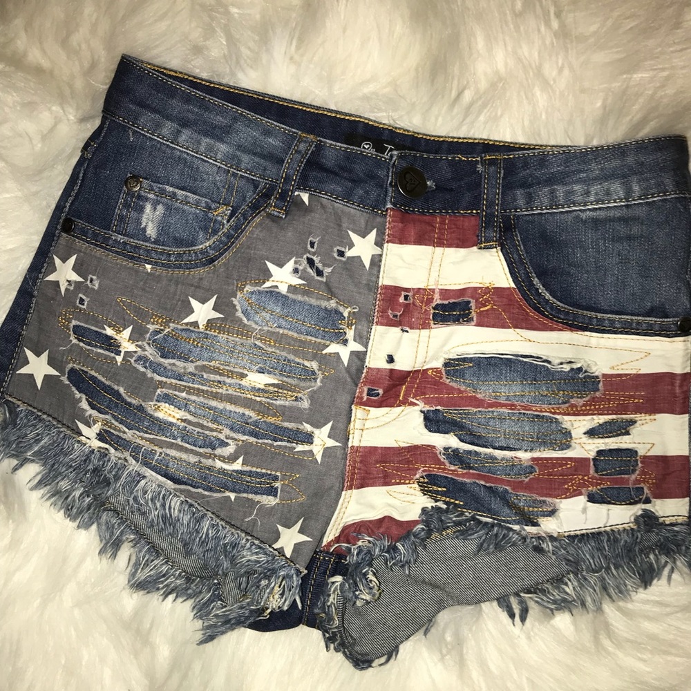 American Flag Ripped Shorts❤️💙